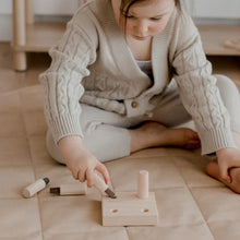 Load image into Gallery viewer, Q Toys Wooden Screw Board